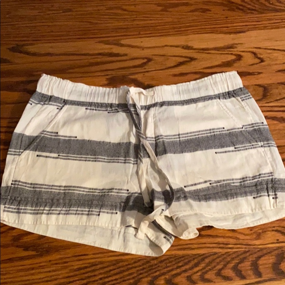 Lou and gray shorts